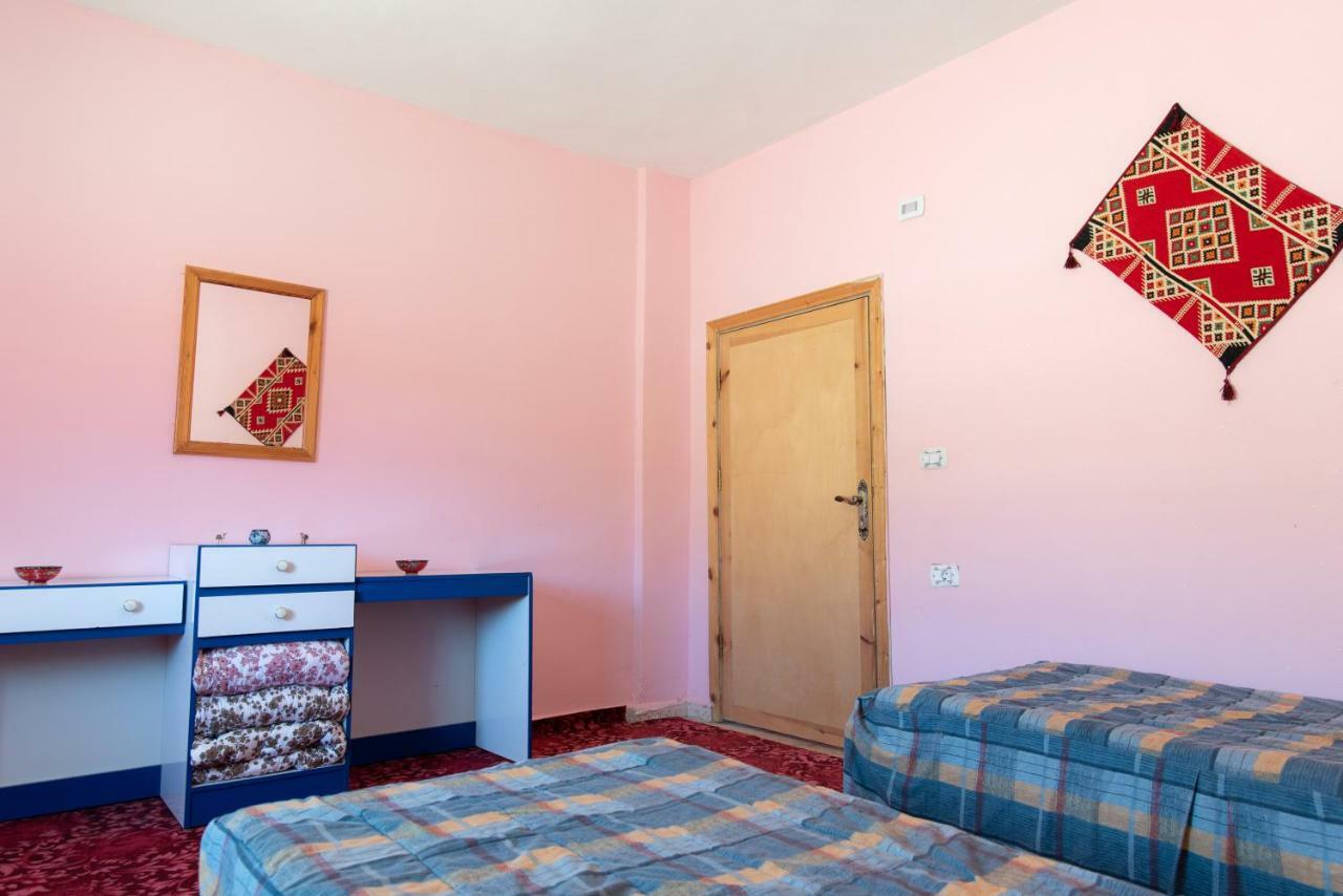 Bedouin Pink Ecohouse Bed and Breakfast Wadi Musa Exterior foto